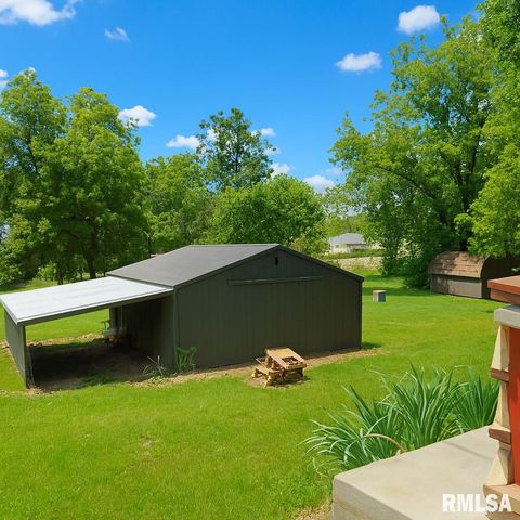 1306 NEWTON Avenue, Johnston City, IL 62959