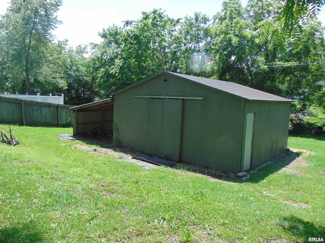 1306 NEWTON Avenue, Johnston City, IL 62959