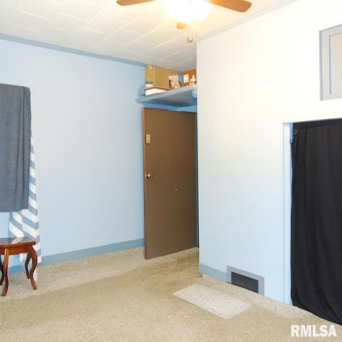 1306 NEWTON Avenue, Johnston City, IL 62959