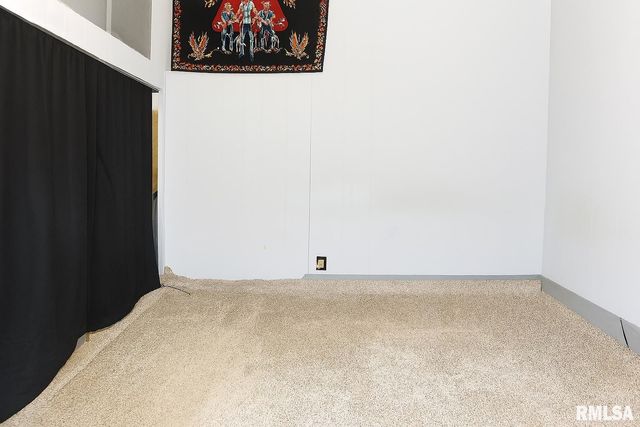 1306 NEWTON Avenue, Johnston City, IL 62959