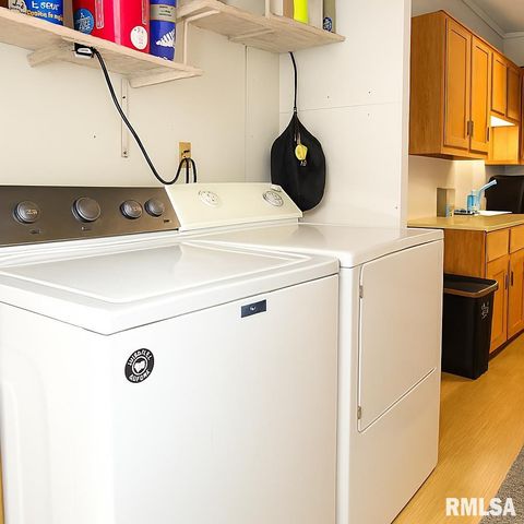 1306 NEWTON Avenue, Johnston City, IL 62959