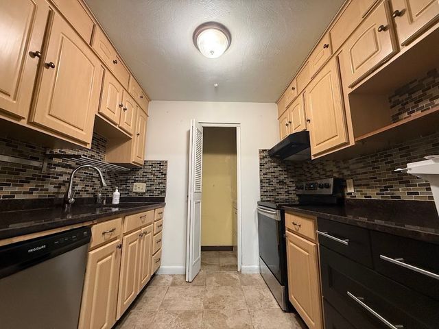 35 Washington St 3, Medford, MA 02155