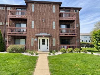 1110 Cedar Street 1B, Glendale Heights, IL 60139