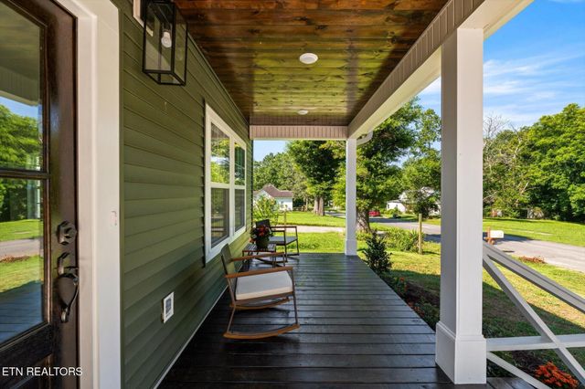 911 Indiana Ave, Etowah, TN 37331