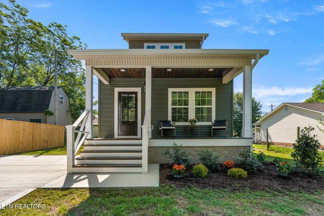 911 Indiana Ave, Etowah, TN 37331