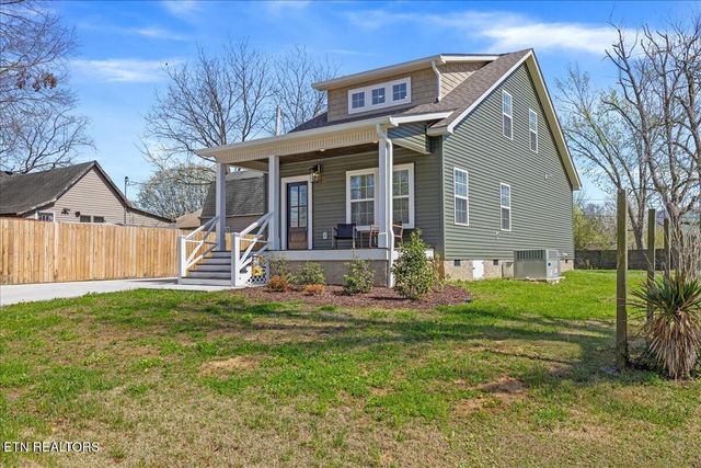 911 Indiana Ave, Etowah, TN 37331