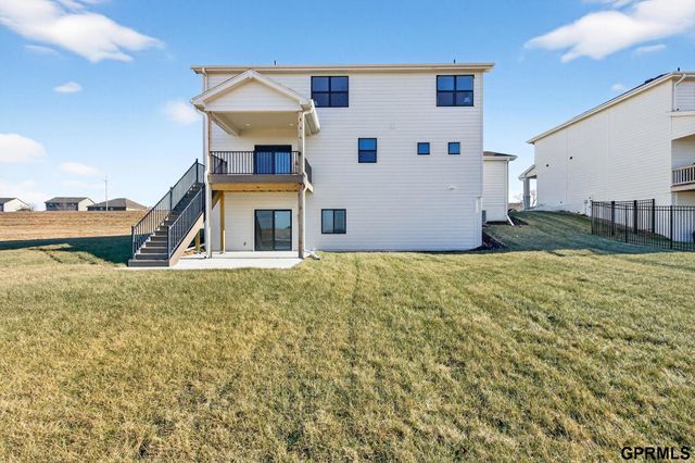 11052 S 216 Avenue, Gretna, NE 68028