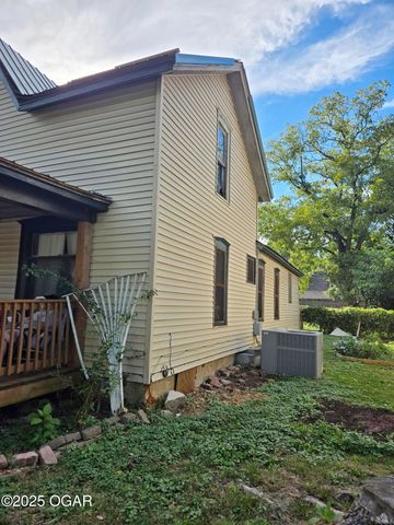 1007 Grant Street, Carthage, MO 64836