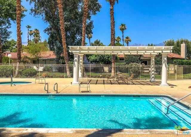 75235 Vista Corona, Palm Desert, CA 92211