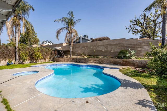 2705 Puder Street, Bakersfield, CA 93306