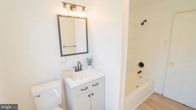 9 OAKWOOD CIR, Camp Hill, PA 17011
