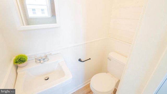 9 OAKWOOD CIR, Camp Hill, PA 17011