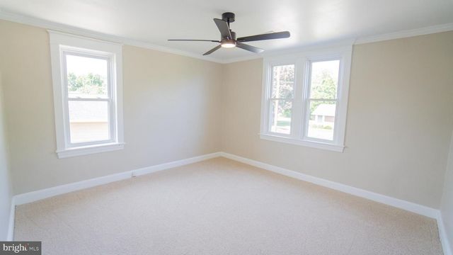 9 OAKWOOD CIR, Camp Hill, PA 17011