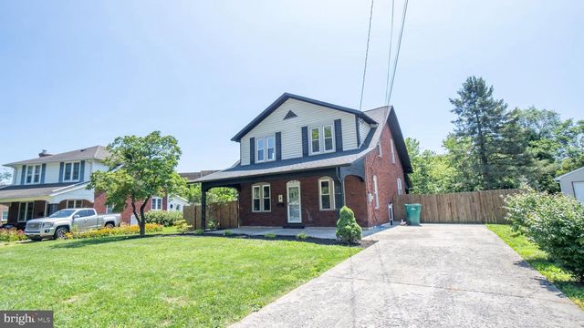 9 OAKWOOD CIR, Camp Hill, PA 17011