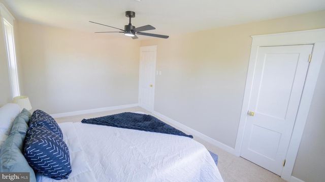 9 OAKWOOD CIR, Camp Hill, PA 17011