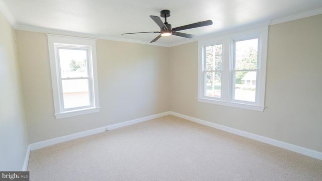 9 OAKWOOD CIR, Camp Hill, PA 17011