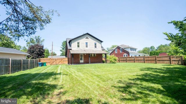 9 OAKWOOD CIR, Camp Hill, PA 17011