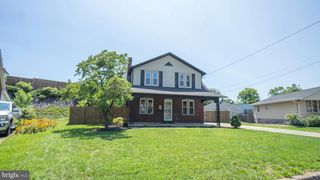 9 OAKWOOD CIR, Camp Hill, PA 17011