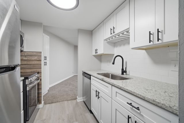 1 Renaissance Place 709, Palatine, IL 60067