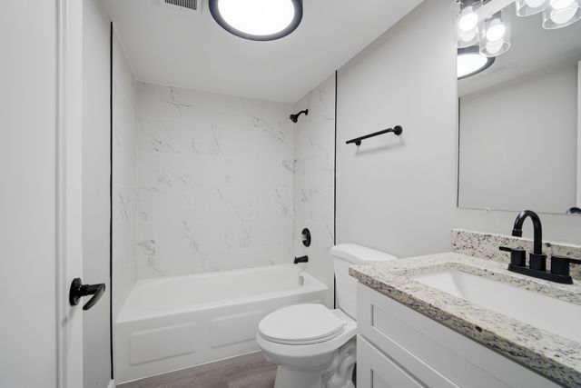 1 Renaissance Place 709, Palatine, IL 60067