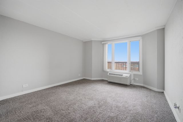 1 Renaissance Place 709, Palatine, IL 60067