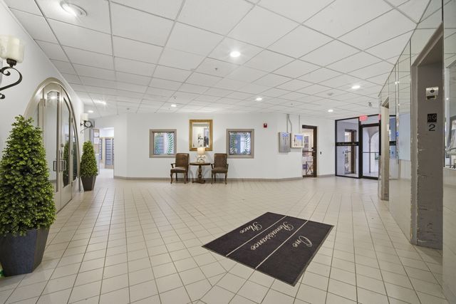 1 Renaissance Place 709, Palatine, IL 60067