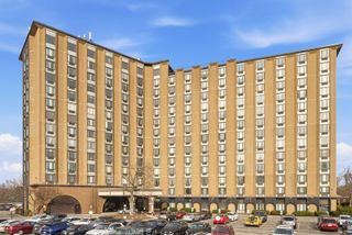 1 Renaissance Place 709, Palatine, IL 60067