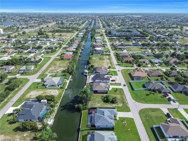 2127 SW 17TH PL, Cape Coral, FL 33991