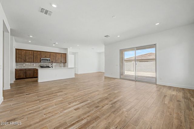 22212 W BLACKHAWK Drive, Surprise, AZ 85387