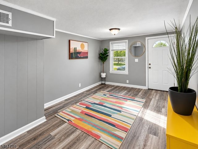 1922 Barnett St, Rahway City, NJ 07065