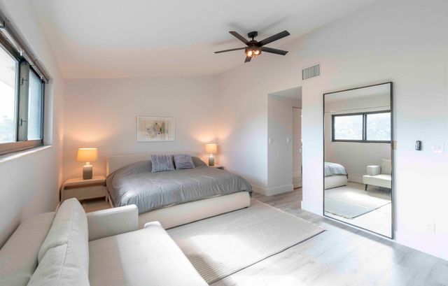 257 OLD MEADOW Way, Palm Beach Gardens, FL 33418