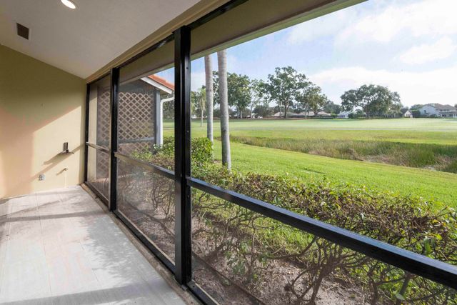 257 OLD MEADOW Way, Palm Beach Gardens, FL 33418