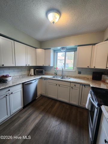 165 Quarterdeck, New Bern, NC 28562