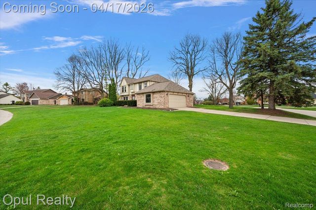 22797 Shadowglen Drive, Farmington Hills, MI 48335
