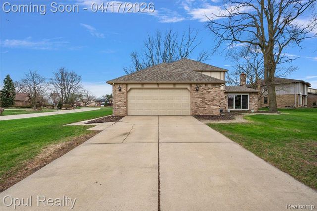 22797 Shadowglen Drive, Farmington Hills, MI 48335
