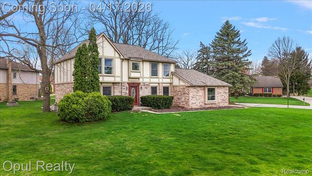 22797 Shadowglen Drive, Farmington Hills, MI 48335