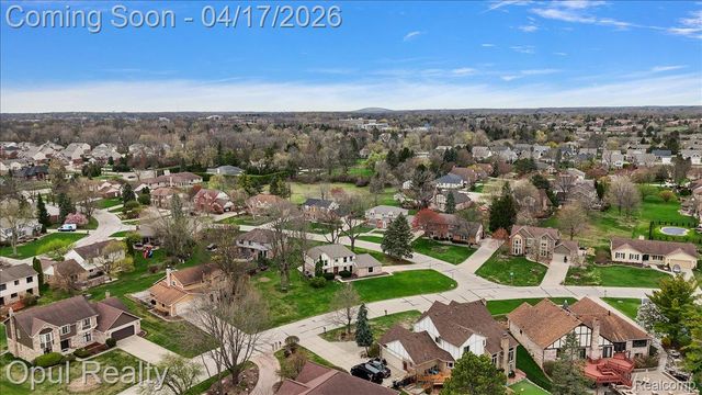 22797 Shadowglen Drive, Farmington Hills, MI 48335