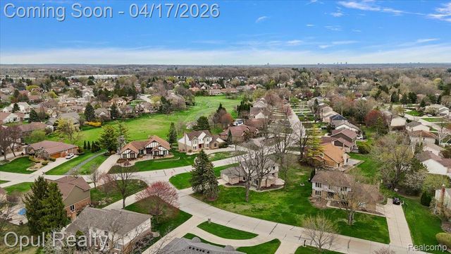 22797 Shadowglen Drive, Farmington Hills, MI 48335