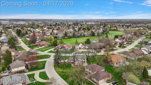 22797 Shadowglen Drive, Farmington Hills, MI 48335