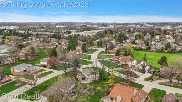 22797 Shadowglen Drive, Farmington Hills, MI 48335
