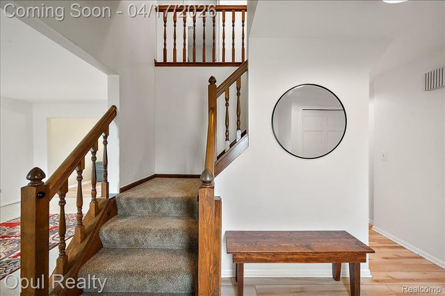 22797 Shadowglen Drive, Farmington Hills, MI 48335