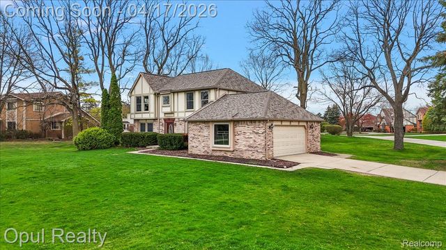 22797 Shadowglen Drive, Farmington Hills, MI 48335
