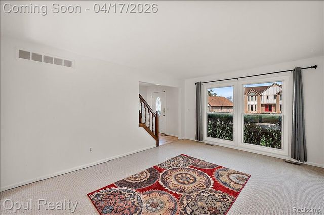 22797 Shadowglen Drive, Farmington Hills, MI 48335