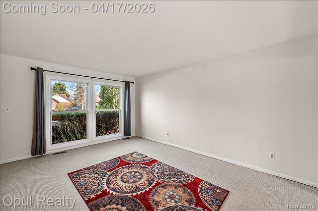 22797 Shadowglen Drive, Farmington Hills, MI 48335