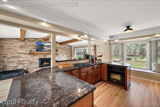 22797 Shadowglen Drive, Farmington Hills, MI 48335