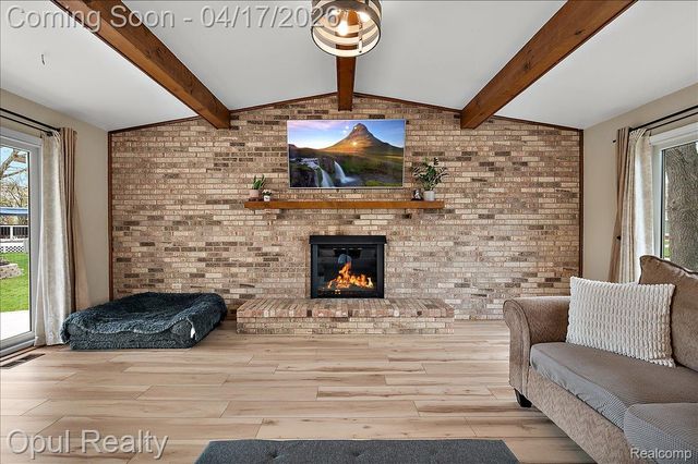 22797 Shadowglen Drive, Farmington Hills, MI 48335