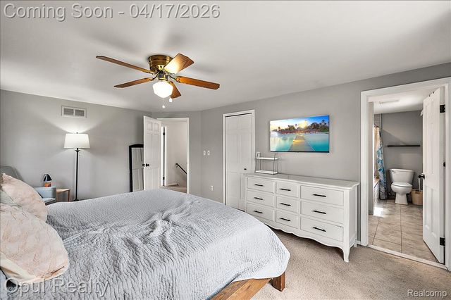 22797 Shadowglen Drive, Farmington Hills, MI 48335