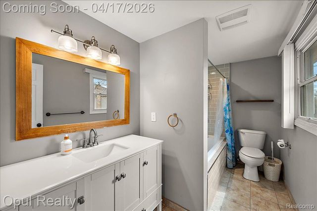 22797 Shadowglen Drive, Farmington Hills, MI 48335