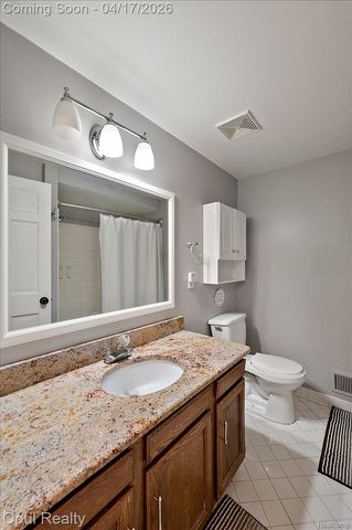 22797 Shadowglen Drive, Farmington Hills, MI 48335