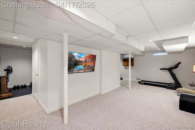 22797 Shadowglen Drive, Farmington Hills, MI 48335